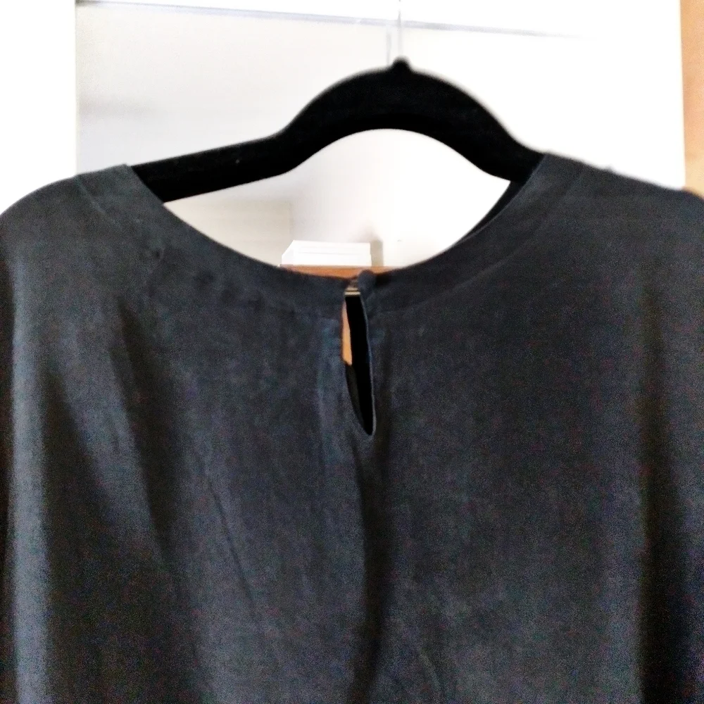 Oscar de la Renta Black Short Sleeve Silk Blouse - Picture 3 of 7